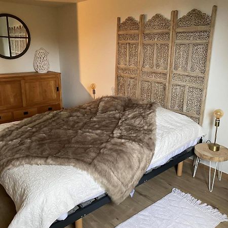 Le Logis Des Chenes, Superbe Bungalow Dans Quartier Residentiel Proche De Namur Wépion Buitenkant foto