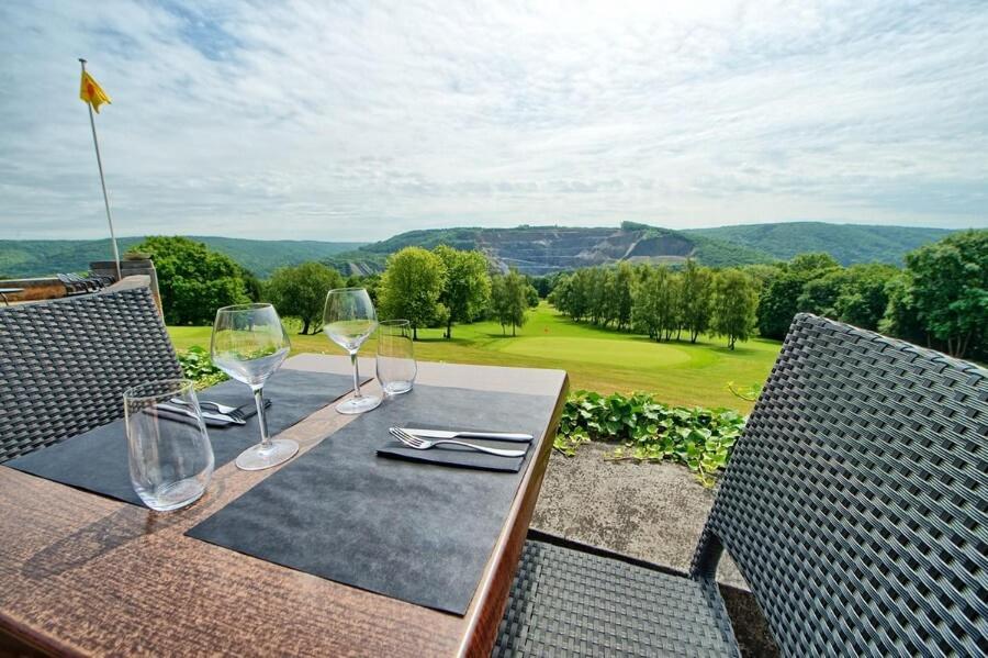 Le Logis Des Chenes, Superbe Bungalow Dans Quartier Residentiel Proche De Namur Wépion Buitenkant foto